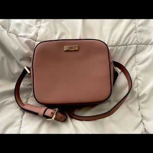 EUC- Kate Spade Cammie Saffiano Leather Camera Bag